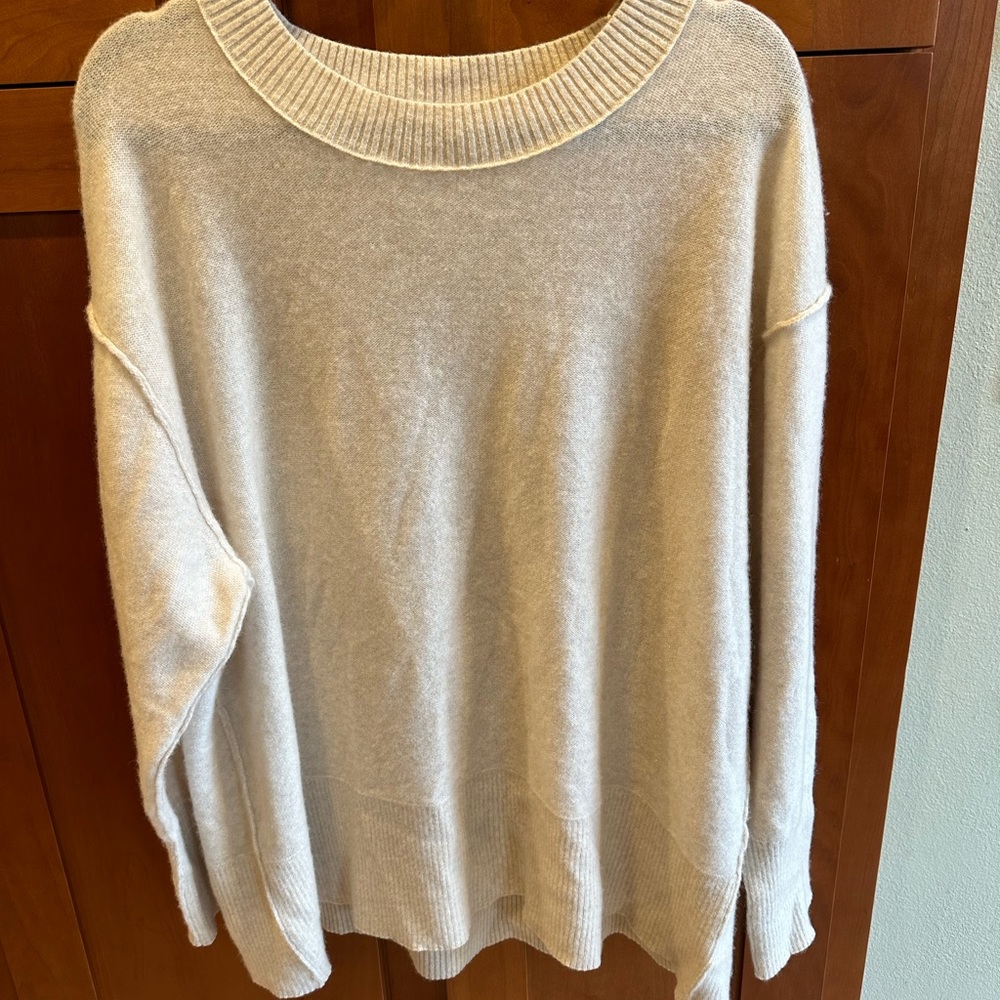 Free People NWOT CASHMERE Crew Neck Sweater